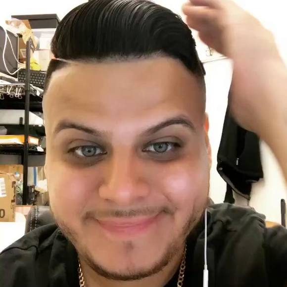 Meet your Posher, Santiago - Picture 2 of 2